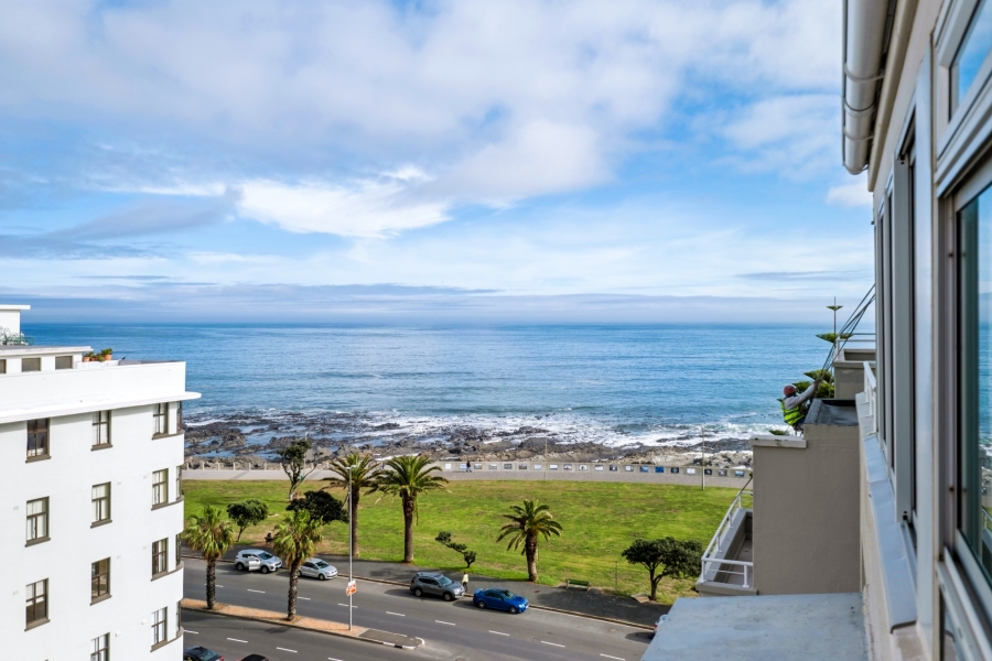 2 Bedroom Property for Sale in Sea Point Western Cape